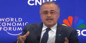 رئيس “أرامكو” يتوقع ارتفاع الطلب على النفط بـ1.3 مليون برميل يومياً في 2024