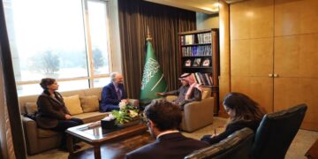 السفير المجفل يستقبل المبعوث الأممي الخاص إلى سوريا