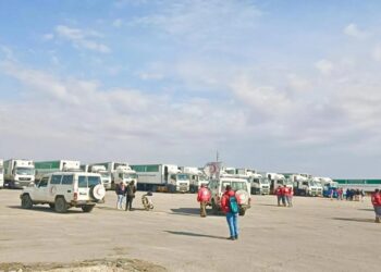 قافلة مساعدات سعودية تحمل الطحين لدعم المخابز في سوريا