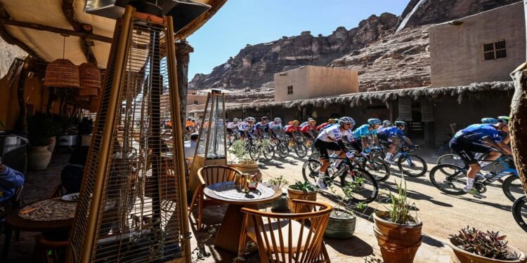 البلدة القديمة تحتضن انطلاقة طواف العُلا لمسافة 791 كلم