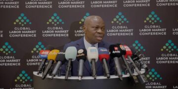 “العمل الدولية” تدعو لسياسات تدعم توظيف الشباب وتنمية مهاراتهم