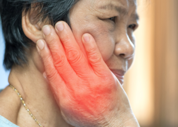 من بينها فقر الدم وضعف الغدة الدرقية.. “استشاري” يوضح أسباب شحوب الوجه