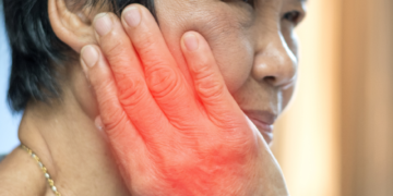 من بينها فقر الدم وضعف الغدة الدرقية.. “استشاري” يوضح أسباب شحوب الوجه