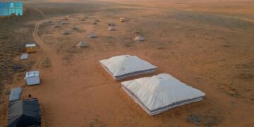 “مخيم لينة البري: تجربة فريدة بمحاذاة نفود الدهناء في محمية الإمام تركي بن عبدالله الملكية”