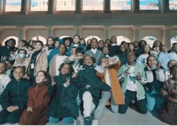 تركي آل الشيخ ينشر فيديو لزيارة الأطفال الأيتام لمنطقة بوليفارد