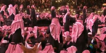 بث مباشر لليلة السامري على مسرح محمد عبده أرينا في البوليفارد سيتي