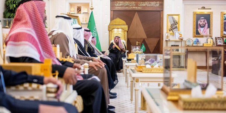 أمير القصيم يدشن رابطة المرشدين السياحيين بالمنطقة