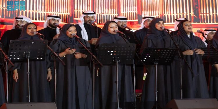 الأوركسترا السعودية تُشعل حماس الزوار بأغاني وطنية في شتاء جازان