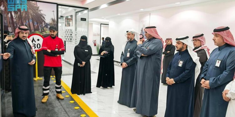 فرع الهلال الأحمر بعسير يطلق برنامج “المدرب المركزي” لتأهيل الكوادر التعليمية