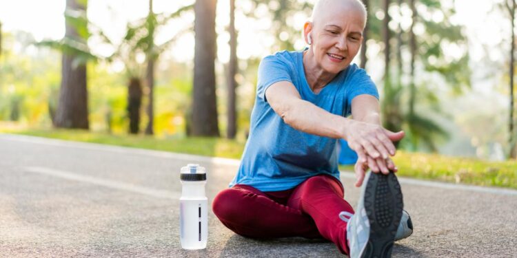 دراسة: تحسين اللياقة البدنية يزيد من فرص بقاء مرضى السرطان