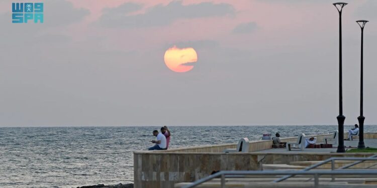 20 ألف زائر لواجهة عسير البحرية في إجازة منتصف العام