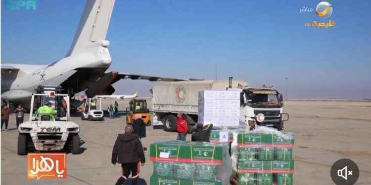 متحدث مركز الملك سلمان: الدفعة الأولى من الجسر البري لسوريا قرابة 850 شاحنة