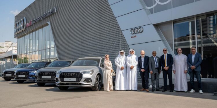 Audiتحتفل بشراكتها مع المفتاح لتأجير السيارات من خلال تسليم 100 سيارة