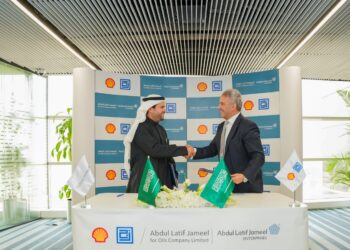 شركة الجميح وشل لزيوت التشحيم” توقع اتفاقية توريد زيوت تويوتا الأصلية مع عبد اللطيف جميل للزيوت في المملكة العربية السعودية