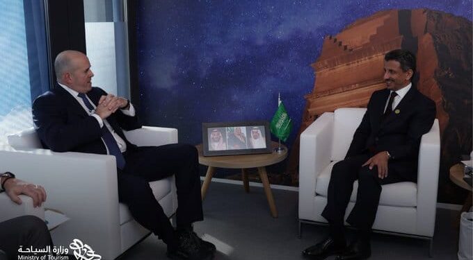 السعودية توسع آفاق السياحة المستدامة في منتدى دافوس 2025