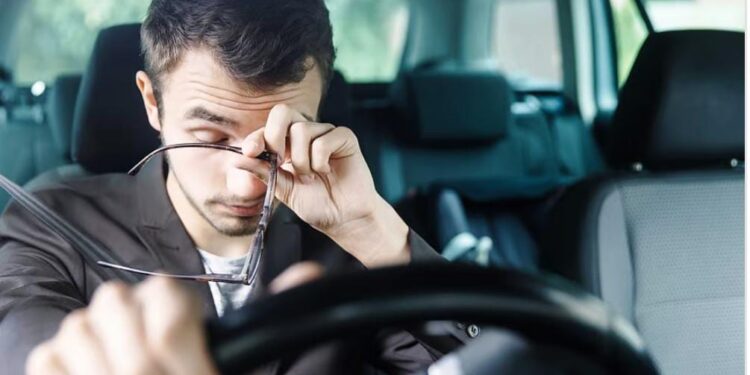 “المرور السعودي يحذر: تجنب القيادة أثناء التعب حفاظاً على السلامة”