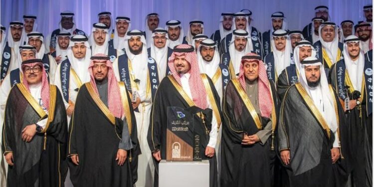 أمير المدينة المنورة يرعى حفل تخريج 650 طالبًا من كليات ومعاهد الهيئة الملكية بينبع
