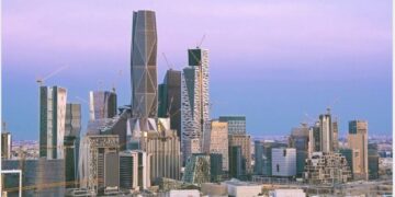 أكثر من 1.6 مليون سجل تجاري في السعودية.. قطاعات واعدة تقود النمو الاقتصادي