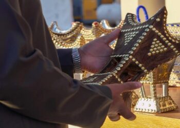 “أجواء سوق الحِرف اليدوية الشعبي تزهو في قرية لينة التاريخية”