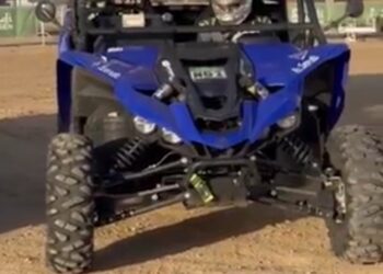 ‏“فاطمة با ناز”.. طبيبة سعودية تترك العيادة لممارسة شغفها في سباقات المحركات