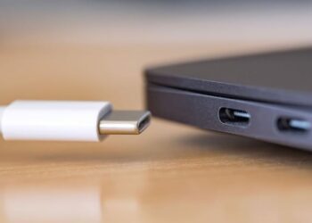 تطبيق المرحلة الإلزامية الأولى لتوحيد منافذ الشحن للهواتف المتنقلة والأجهزة الإلكترونية في المملكة