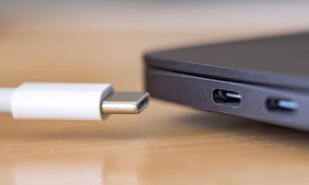 تطبيق المرحلة الإلزامية الأولى لتوحيد منافذ الشحن للهواتف المتنقلة والأجهزة الإلكترونية في المملكة