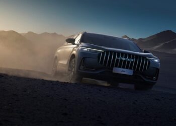 “الاختيار الفاخر للطرق الوعرة” جايكو J8 تحدد معيار سيارات الدفع الرباعي