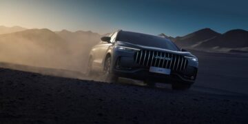 “الاختيار الفاخر للطرق الوعرة” جايكو J8 تحدد معيار سيارات الدفع الرباعي