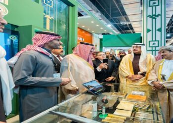 اقبال جماهيري كبير على جناح هيئة “النشر والأدب والترجمة” بمعرض القاهرة الدولي في يومه الأول للجمهور