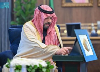 أمير الحدود الشمالية يدشن الحملة الوطنية للتطعيم ضد الحصبة والحصبة الألمانية