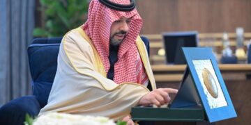 أمير الحدود الشمالية يدشن الحملة الوطنية للتطعيم ضد الحصبة والحصبة الألمانية