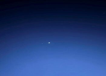 اقتران كوكبي الزهرة وزحل في سماء الحدود الشمالية