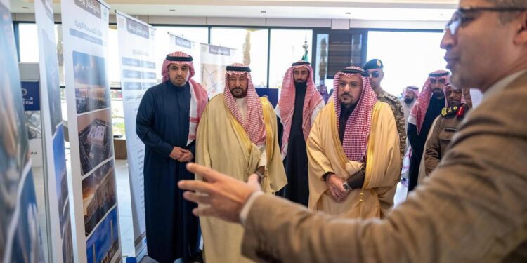 أمير القصيم يطلع على مخططات جامع الفهاد الكبير ويتفقد المرافق البلدية والخدمية شمال مدينة بريدة