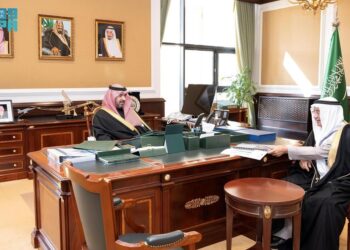 نائب أمير تبوك يطّلع على نسب الإنجاز في المشروعات التي تنفذها أمانة المنطقة