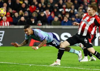 أرسنال يعزز انتصاراته ويضيق الخناق على ليفربول في سباق الصدارة