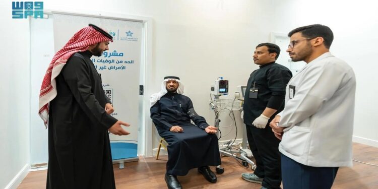 وكيل إمارة الجوف يدشّن برنامج الحدّ من الوفيات الناتجة عن الأمراض غير المعدية
