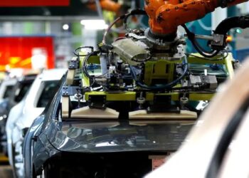 مؤشر يظهر استمرار تدهور مناخ الأعمال في قطاع السيارات بألمانيا