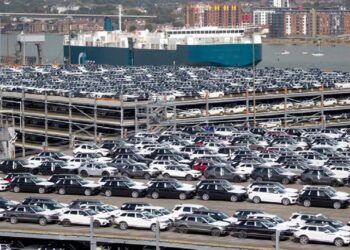 نمو مبيعات السيارات الجديدة في بريطانيا بنسبة 4.7% في 2024