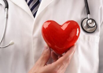 3 أرقام تحمي قلبك.. استشاري يكشف معايير الصحة المثالية