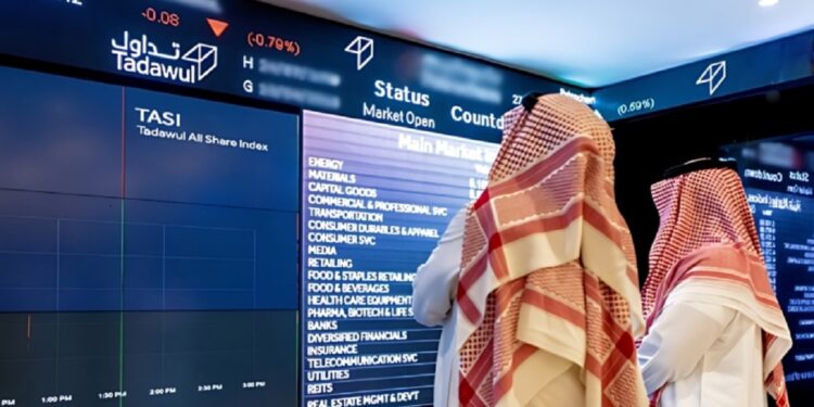 سوق الأسهم السعودية تغلق على ارتفاع وتتجاوز 12,100 نقطة