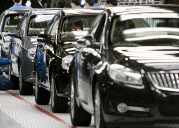 الولايات المتحدة تحقق في عطل بمحركات 877 ألف سيارة من جنرال موتورز