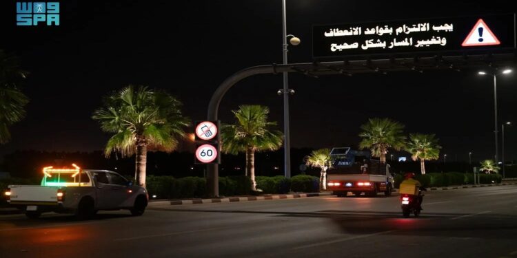 أمانة الأحساء تُطلق مشروع “تشغيل نظام النقل والسلامة المرورية” لتحسين البنية التحتية للطرق