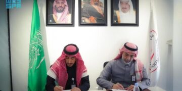 “الهلال الأحمر” و”لازم للنقل الإسعافي” توقعان اتفاقية لتعزيز الخدمات الطبية الإسعافية