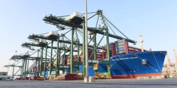 كاتب اقتصادي: تطور اقتصادي كبير للمملكة في الأنشطة غير النفطية بتشكيلها 52% من ناتج 2024