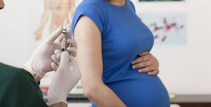 استشارية: تطعيم الثلاثي نوعين.. والبكتيري Tdap يعطى للحامل من ٢٧-٣٦ أسبوع