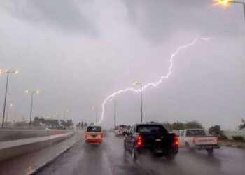 مختص: أمطار على مناطق عدة خلال الـ٣٦ ساعة المقبلة من مساء اليوم إلى غد الأربعاء