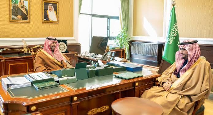 نائب أمير منطقة تبوك يطّلع على تقرير عن مؤشرات الأداء للخدمات الصحية بالمنطقة