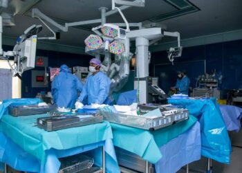 استشاري: السعودية تتصدر العالم في زراعة الكبد باستخدام الروبوت الجراحي