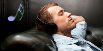 استشارية: الاستماع إلى إيقاع موسيقي سريع أو عالي يجعلنا نشعر برغبة في الحركة والنشاط
