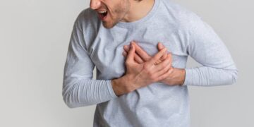 استشاري: الاكتئاب والقلق الشديد يؤثران على نسبة كبيرة من مرضى القلب
